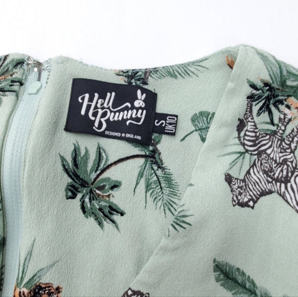 Hell Bunny Women's Sofia Jumpsuit Wide Legs Green/Mint Animal-Palm Print Size S - Picture 2 of 10